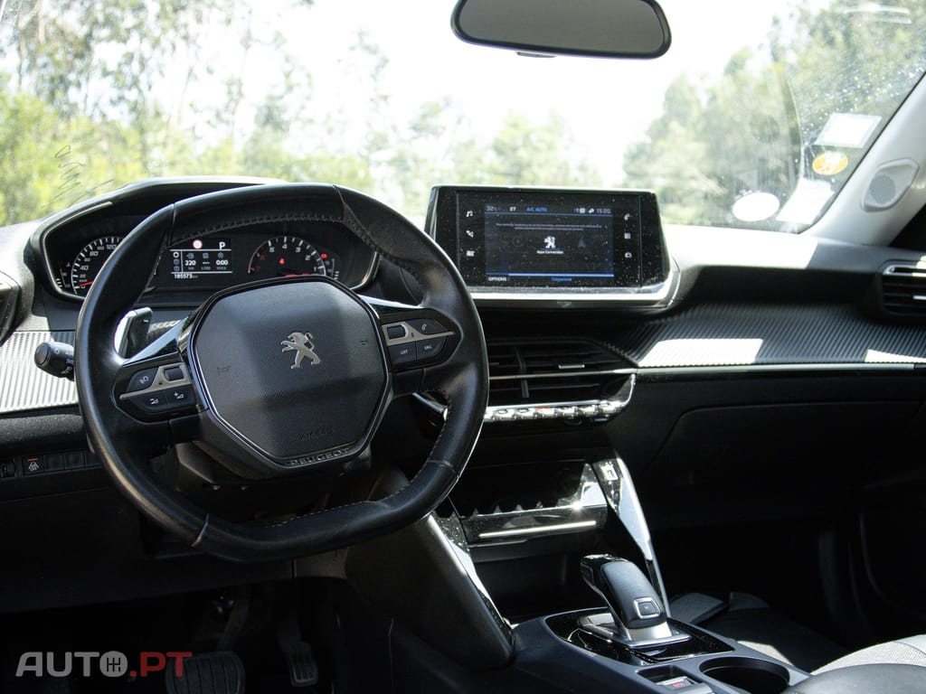 Peugeot 2008 1.2 PureTech Allure EAT6