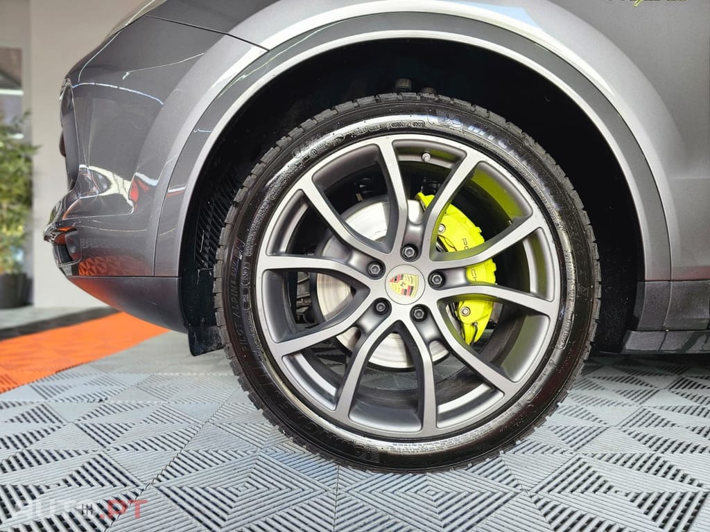 Porsche Cayenne E-Hybrid Platinum Edition