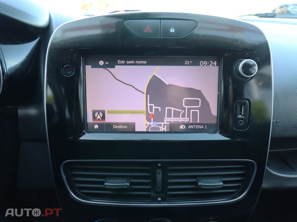 Renault Clio Sport Tourer 0.9 TCe Limited — fotografia 17