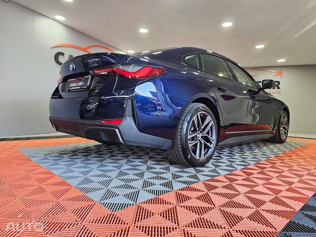 BMW i4 eDrive35 — fotografia 8
