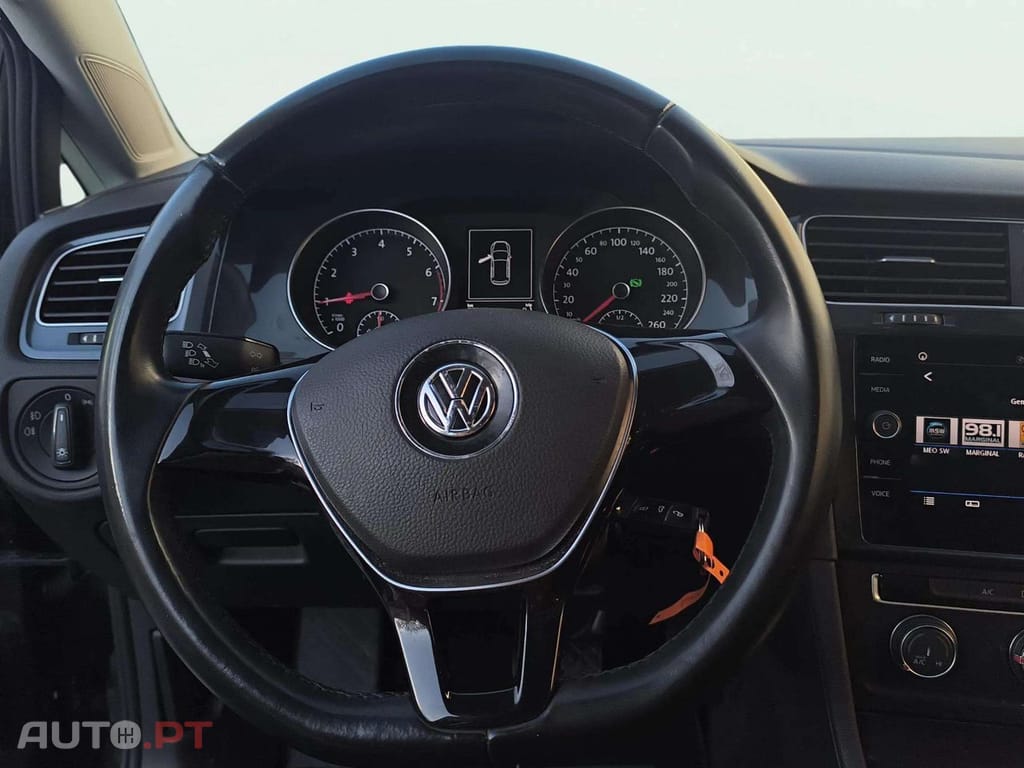 Volkswagen Golf 1.0 TSI BlueMotion DSG Trendline