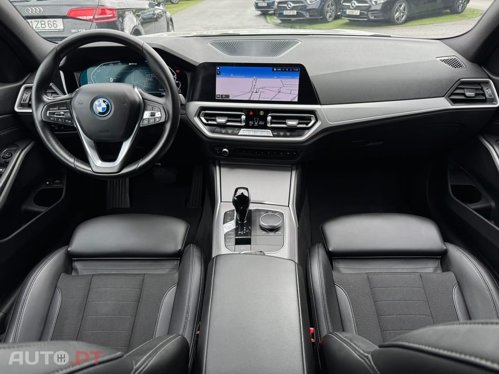 BMW 320 e Touring Corporate Edition Auto