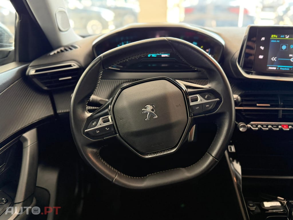 Peugeot E-2008 50 kWh Active Pack