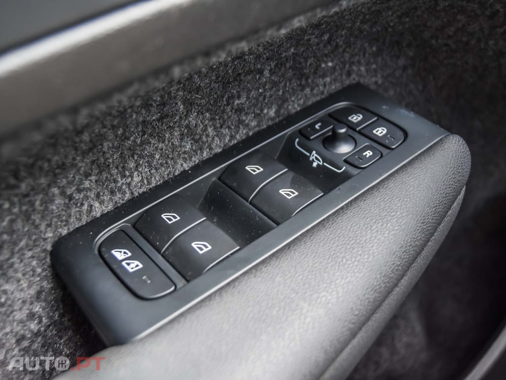 Volvo C40 Recharge Extended Range Plus