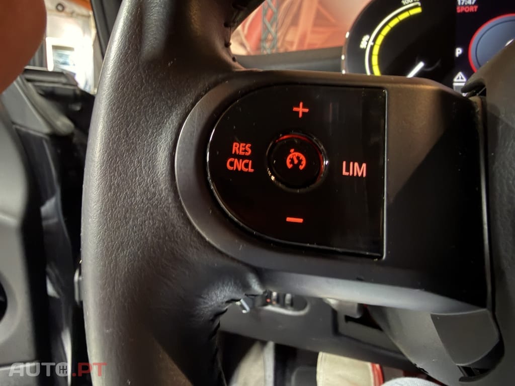 MINI Cooper Cooper SE Premium Essential