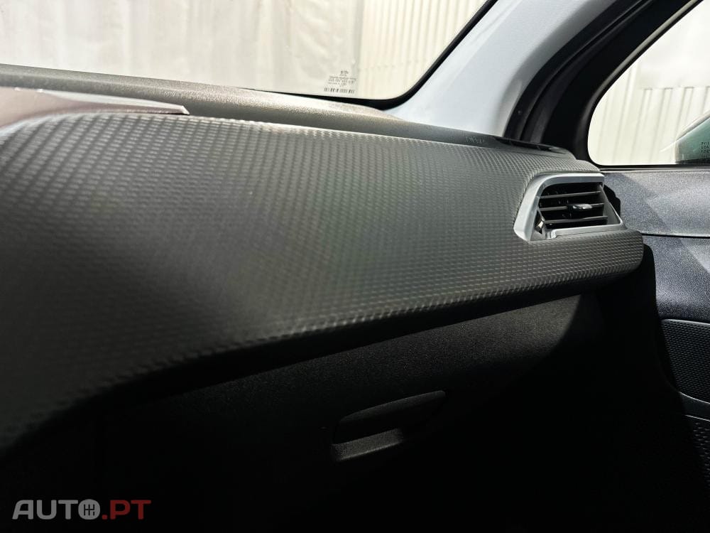 Peugeot 2008 1.6 e-HDi Allure 2-Tronic