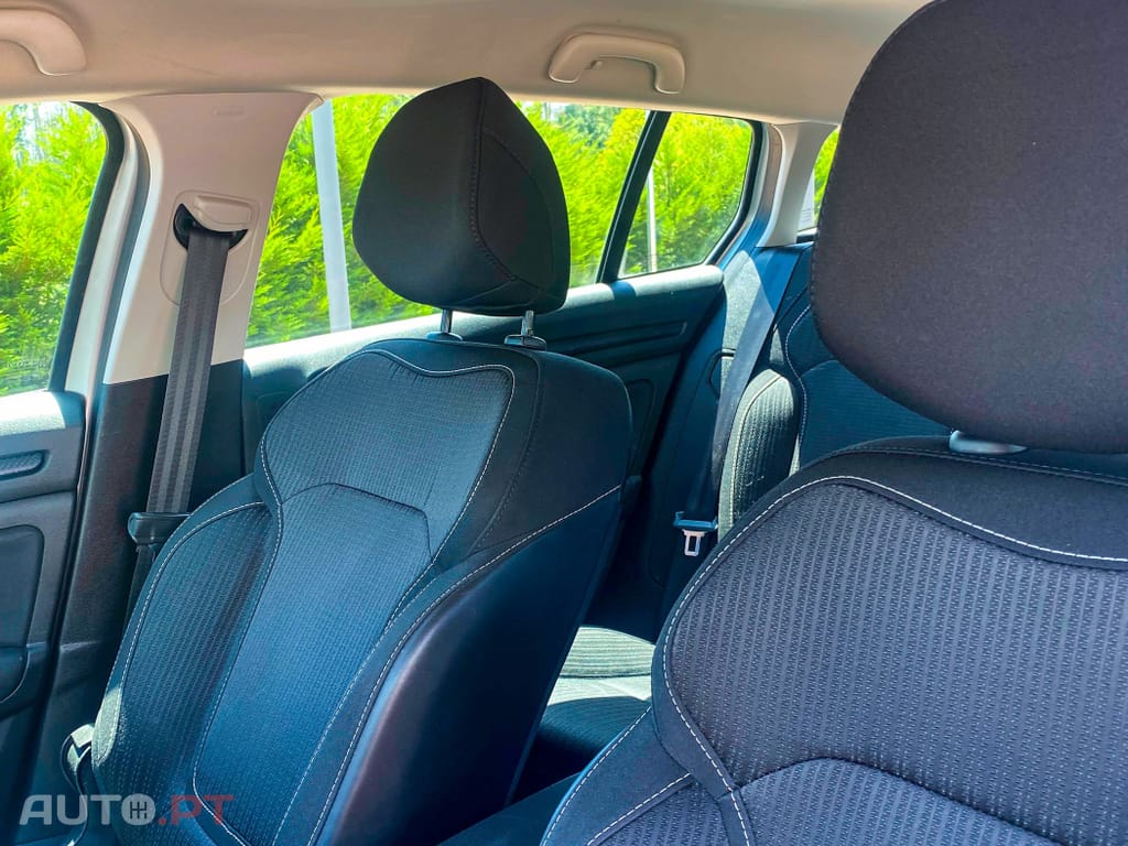 Renault Mégane Sport Tourer 1.5 Blue dCi Intens EDC
