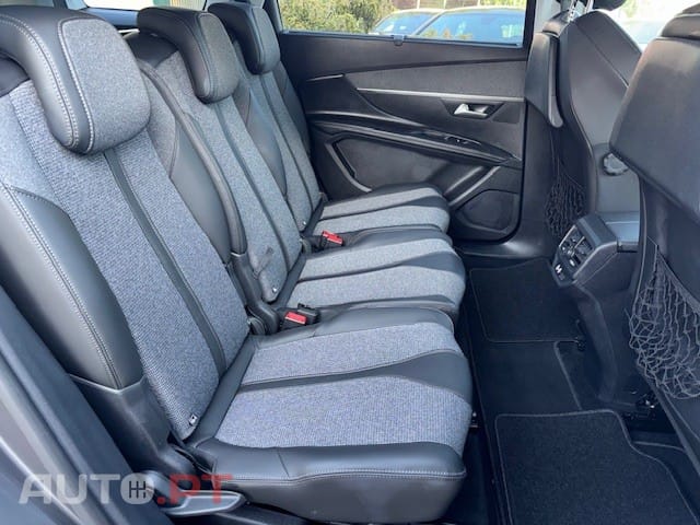 Peugeot 5008 1.6 BlueHDi Allure J18