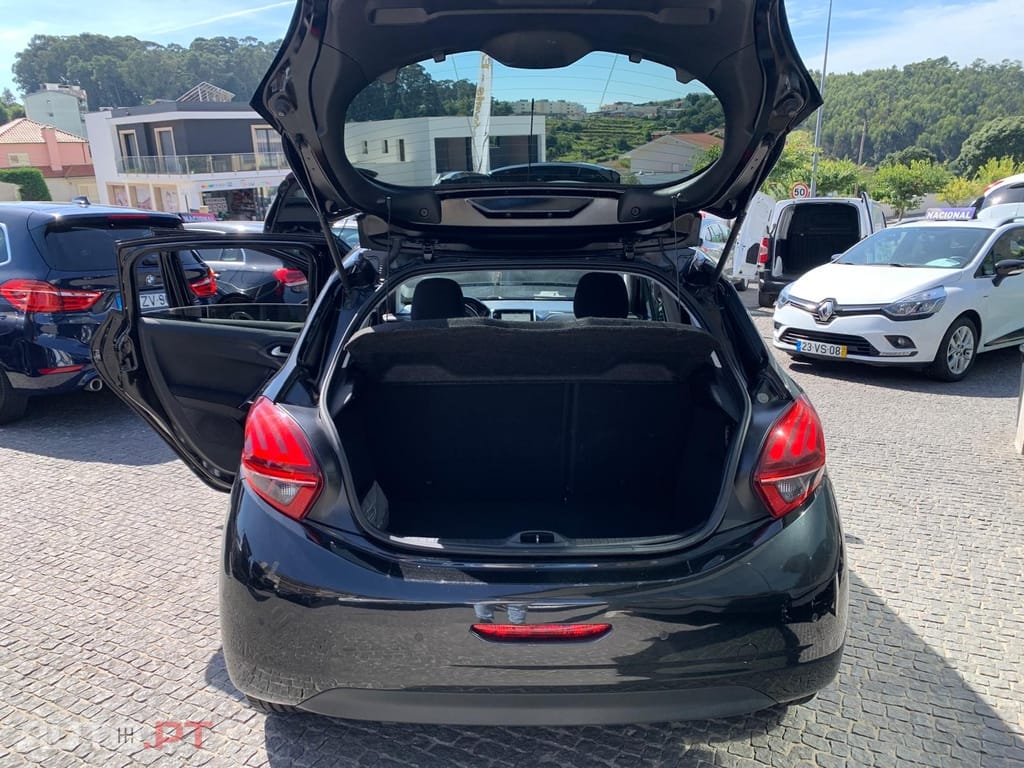 Peugeot 208 1.5 BlueHDi Signature