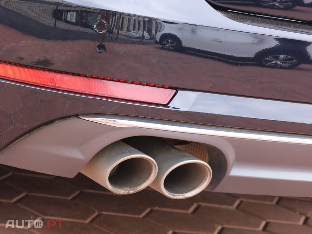 Audi A4 Avant 2.0 TDI multitronic S-line