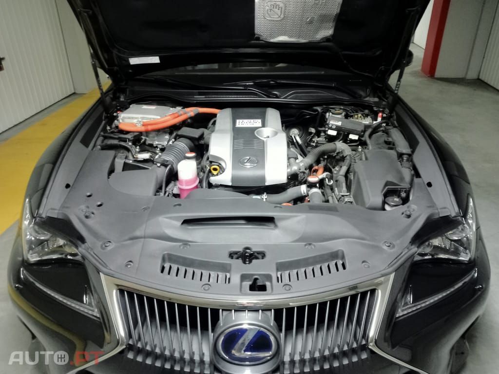 Lexus RC 300h