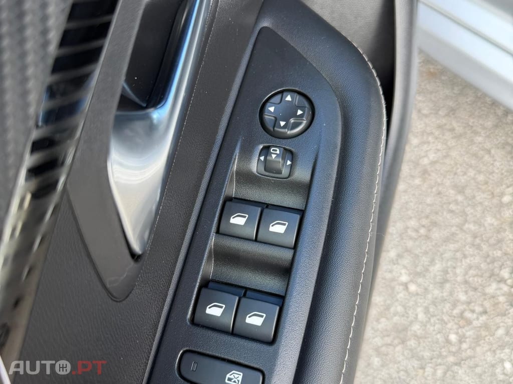 Peugeot 208 1.2 Hybrid Allure e-DCS6