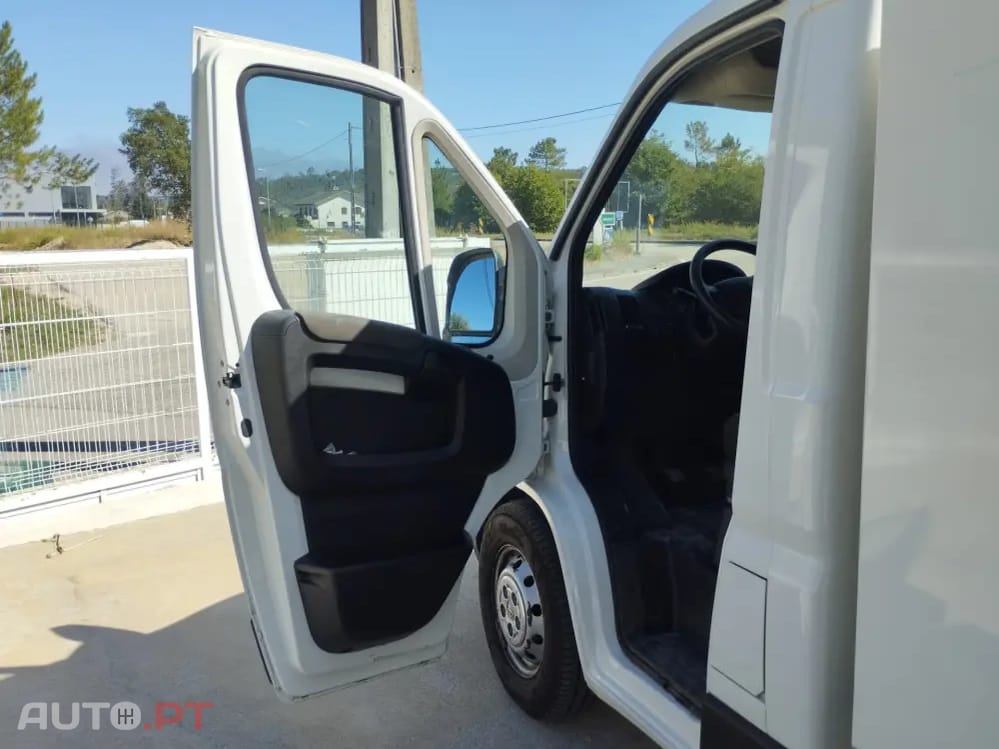 Peugeot Boxer 2.2 BLUE HDI ( CX CARGA BASCULANTE TRASEIRA)