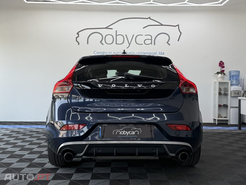 Volvo V40 1.6 D2 R-Design Momentum