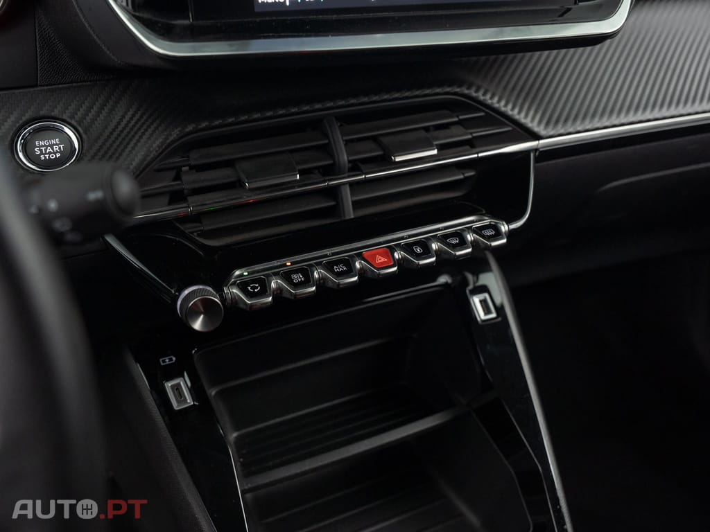 Peugeot E-2008 50 kWh Active Pack