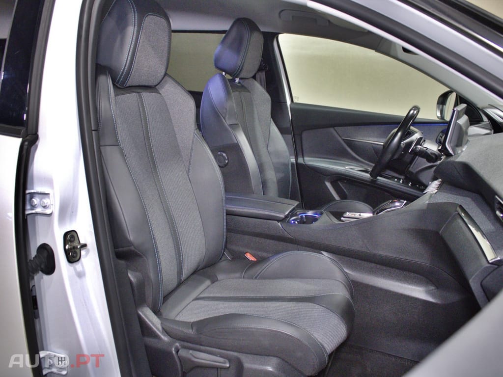 Peugeot 5008 1.5 BlueHDi Allure Pack EAT8