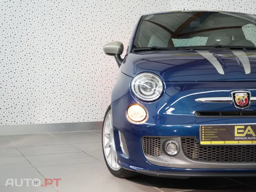 Abarth 695 Outro