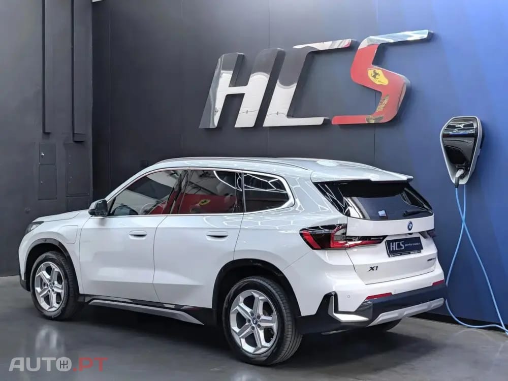 BMW X1 xDrive25e xLine — fotografia 12