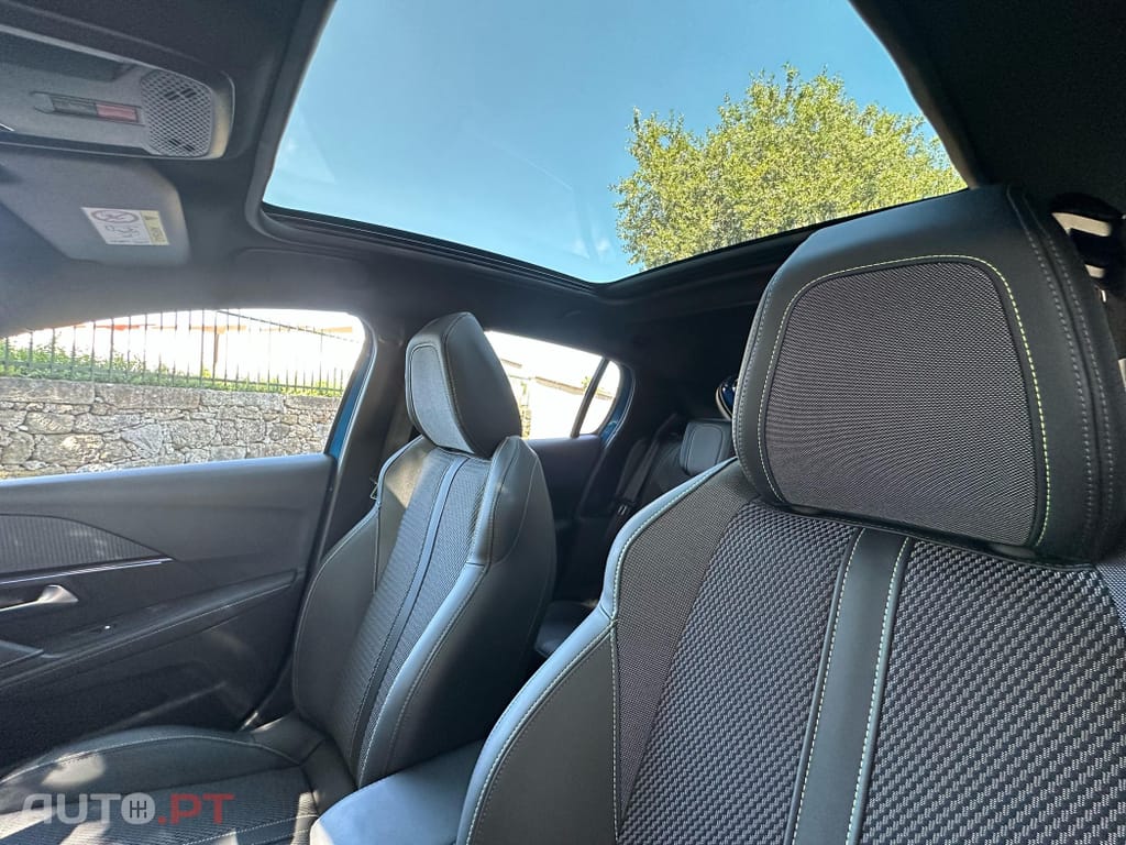Peugeot E-208 51 kWh GT