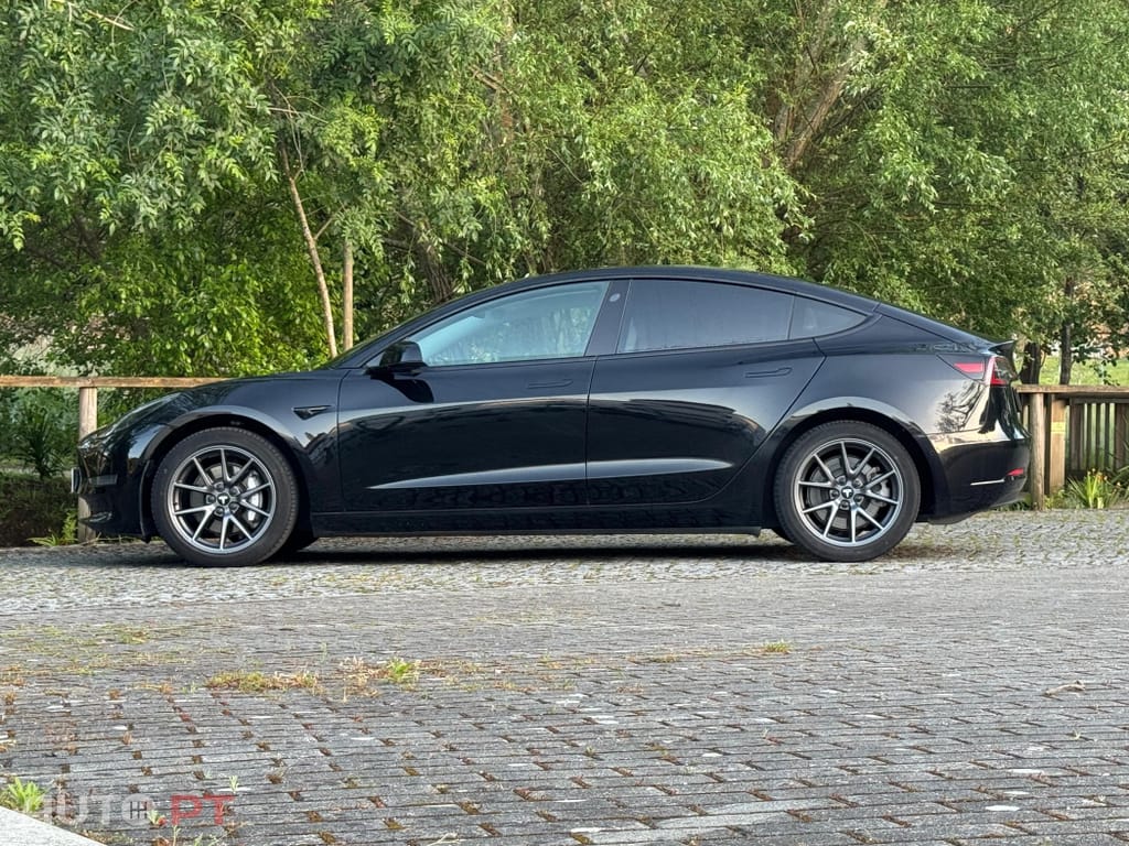 Tesla Model 3 Long-Range Dual Motor AWD