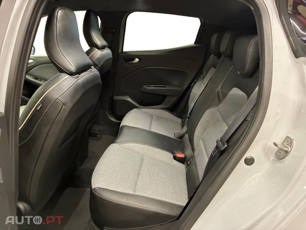 Renault Clio E-Tech full hybrid Techno