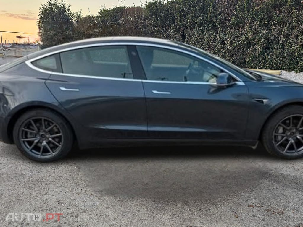 Tesla Model 3 Long Range AWD Dual Motor
