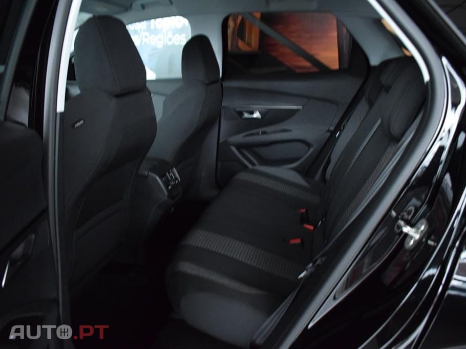 Peugeot 3008 1.5 BlueHDi Active