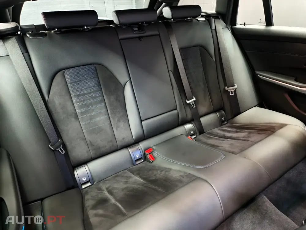 BMW 320 d Pack Desportivo M Auto