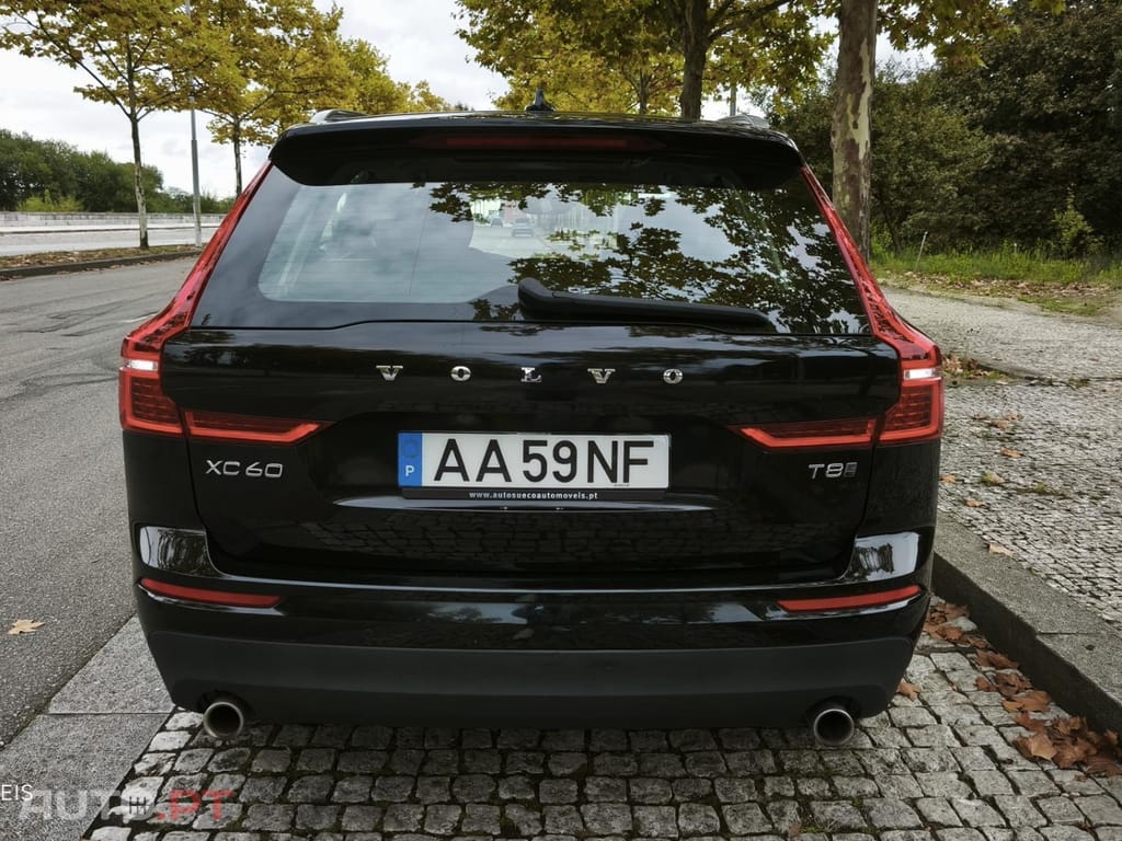Volvo XC60 2.0 T8 PHEV Momentum Plus AWD