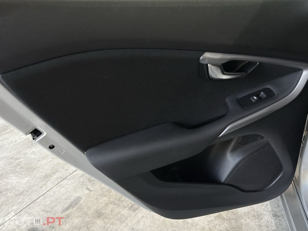 Volvo V40 2.0 D3 Momentum