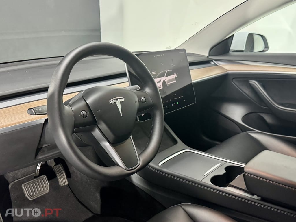 Tesla Model 3 Standard Range Plus RWD