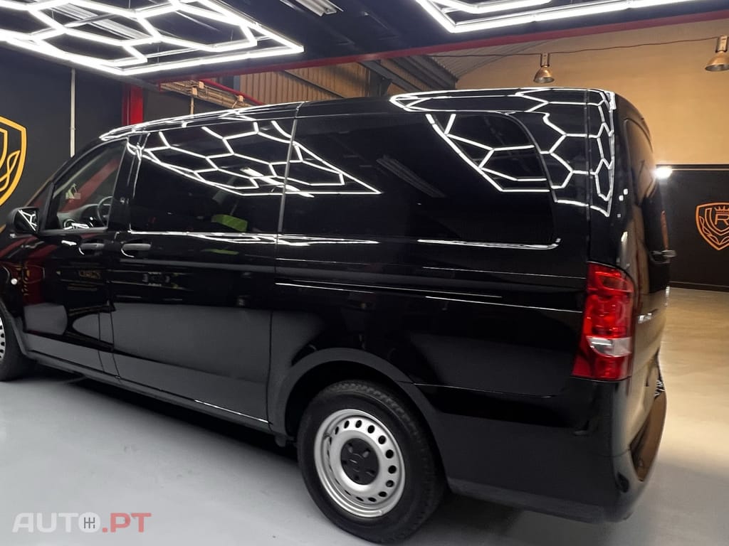 Mercedes-Benz Vito Extra-Longa Aut. SHUTTLE