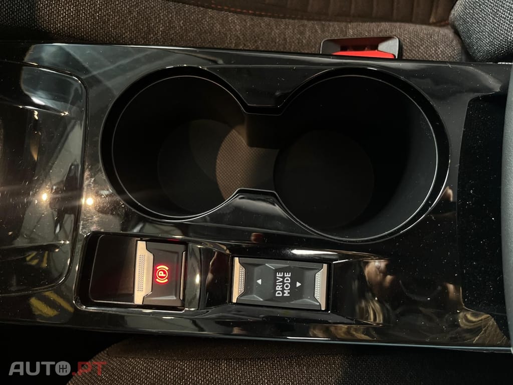 Peugeot E-208 Active Business I.V.A DEDUTÍVEL