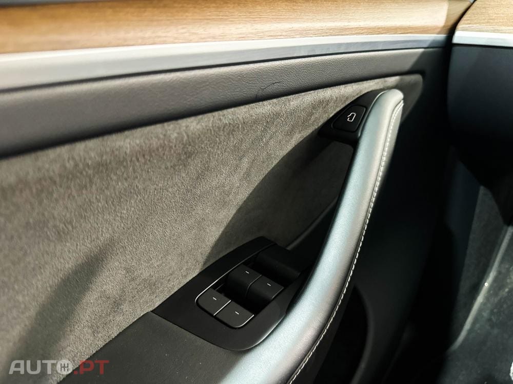 Tesla Model Y Long Range Dual Motor AWD