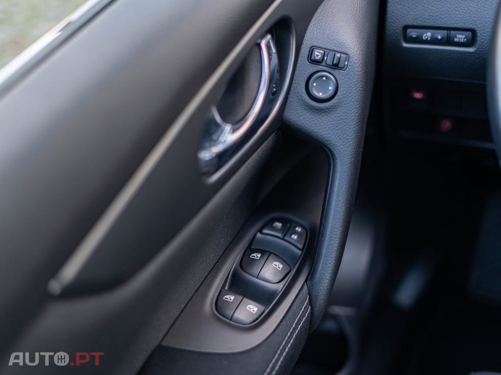 Nissan Qashqai 1.2 DIG-T N-Connecta 18