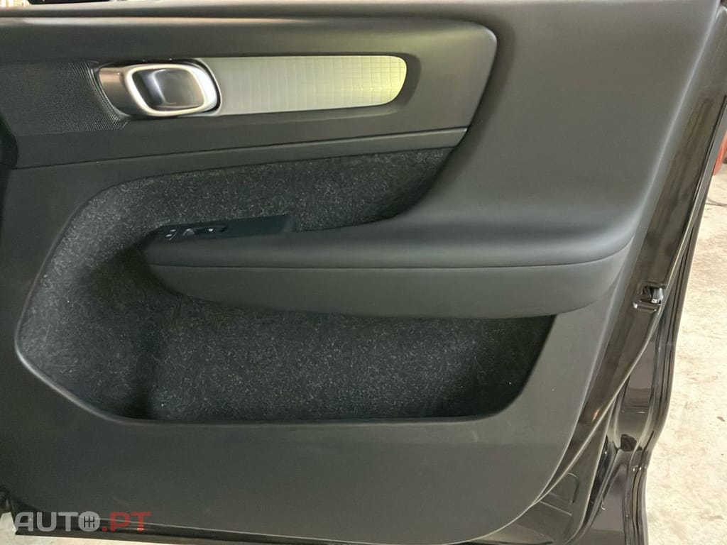 Volvo XC40 1.5 T3 Momentum Plus