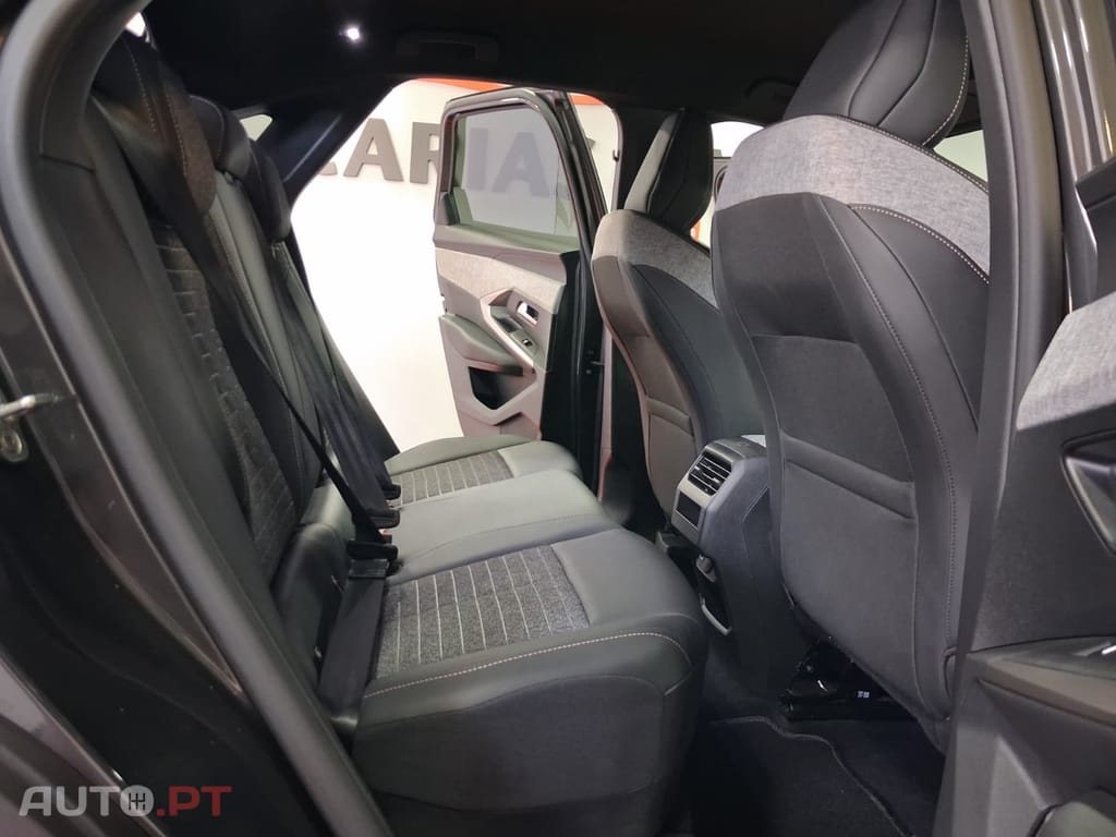 Peugeot 3008 1.2 Hybrid Allure e-DCS6