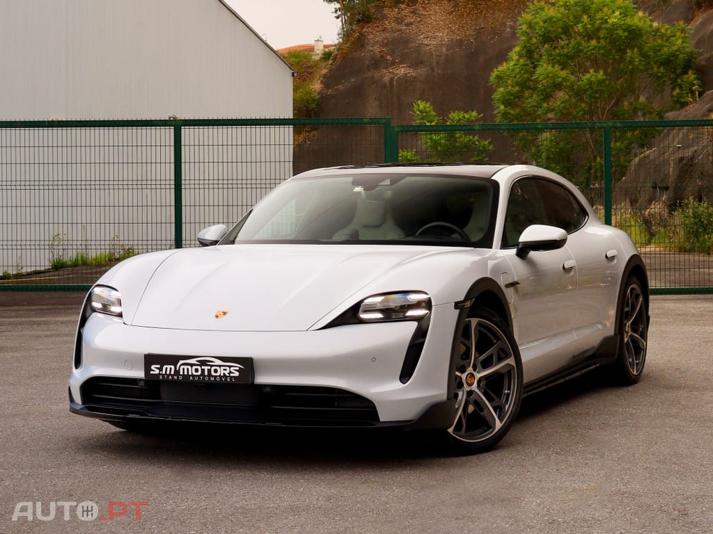 Porsche Taycan 4