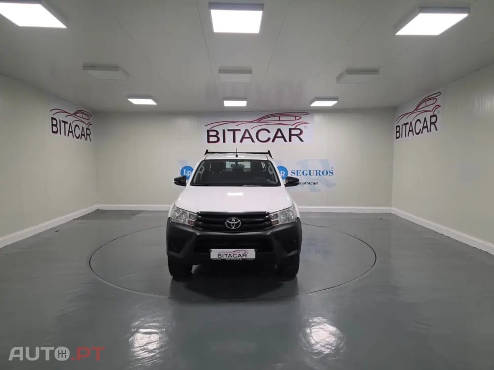 Toyota Hilux 2.4 D-4D 4WD CD CH