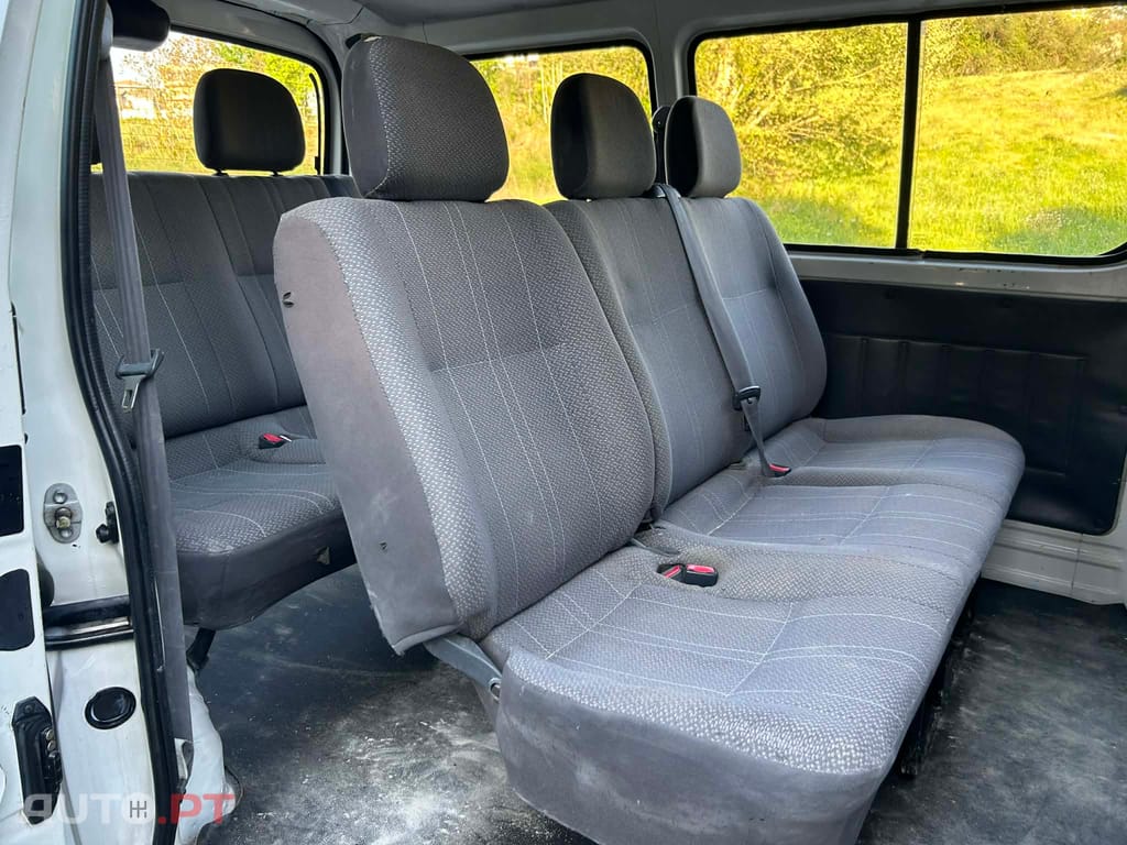 Toyota HiAce 2.5D-4D 9 Lugares