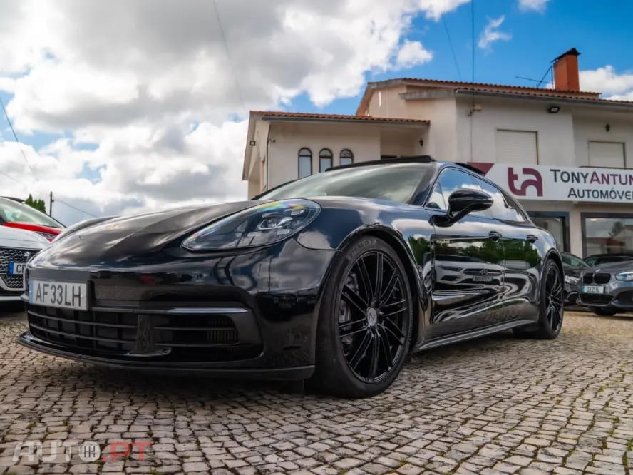 Porsche Panamera 4 E-Hybrid Platinum Edition