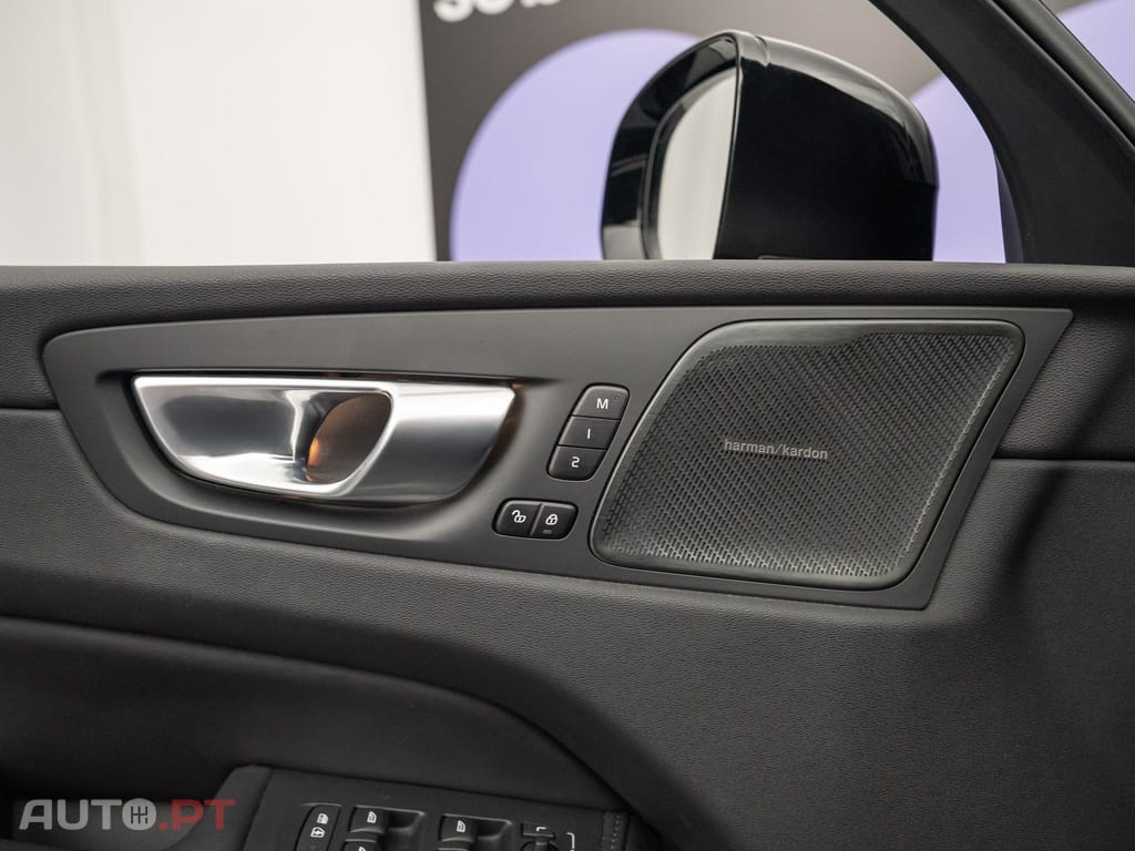Volvo XC60 2.0 T6 PHEV Ultra Dark AWD