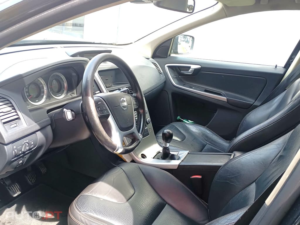 Volvo XC60 2.0 D3 Drive Summum 7 Lugares Nac