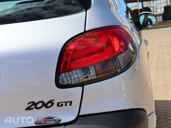 Peugeot 206 1.6 GTi