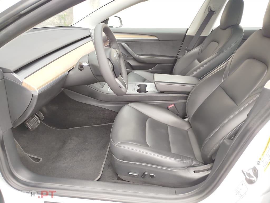 Tesla Model 3 Standard Range Plus RWD