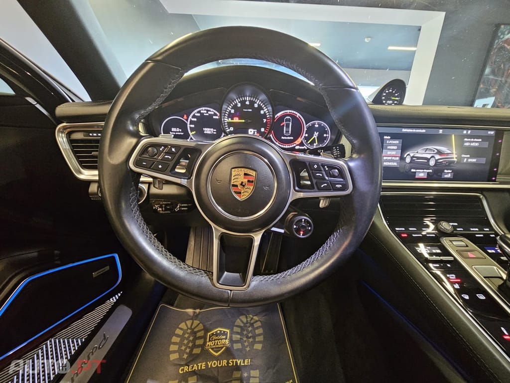 Porsche Panamera 4 E-Hybrid