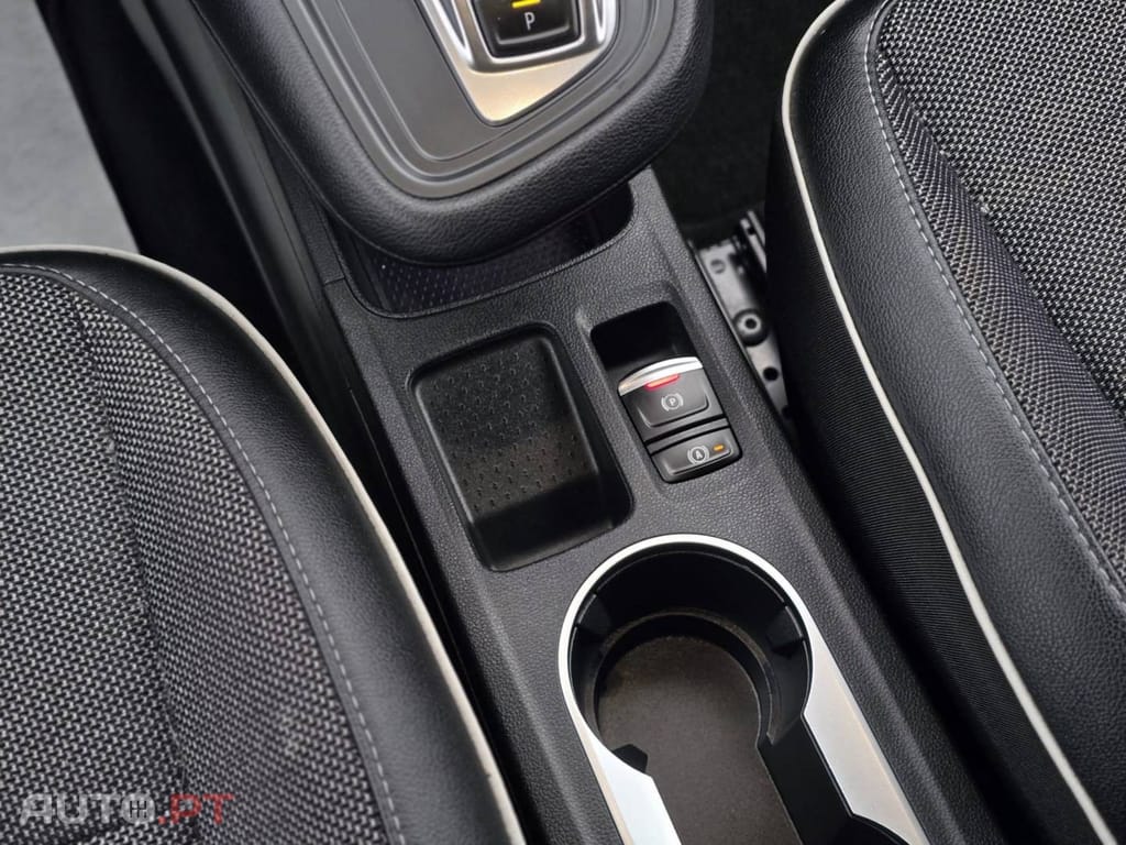 Renault Captur 1.6 E-Tech Plug-In Intens