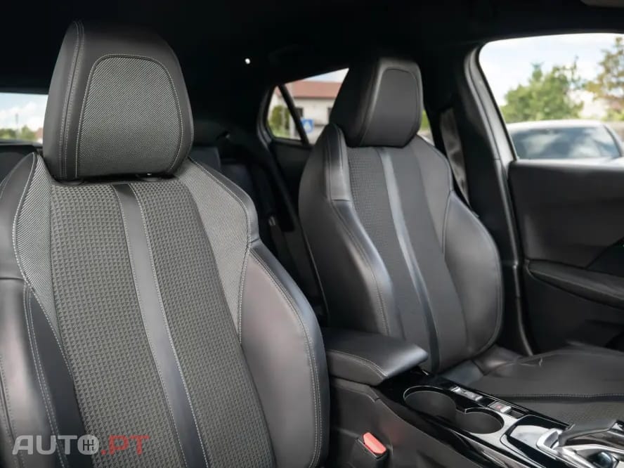 Peugeot 2008 1.5 BlueHDi GT EAT8