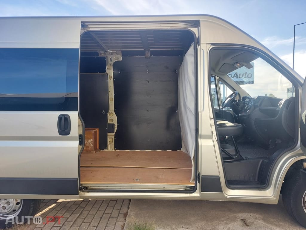 Peugeot Boxer 2.2 BlueHDi 330 L2H2 Premium - 140 cv - IVA Dedutível