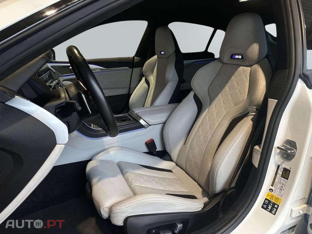 BMW M8 Competition xDrive Gran Coupé